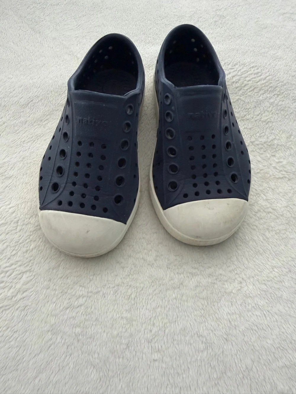 Native Kids Navy and White Slip-On Water Shoes size c7